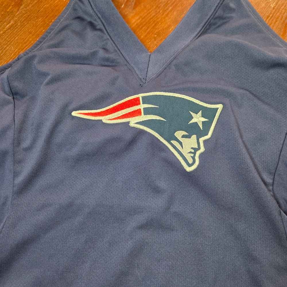 NFL Patriots Halter Tank Top Built In Bra Athletic Gym Fan Apparel L - Picture 4 of 9
